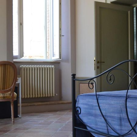 Palazzo Roberti Hotel Monte San Giusto Bagian luar foto