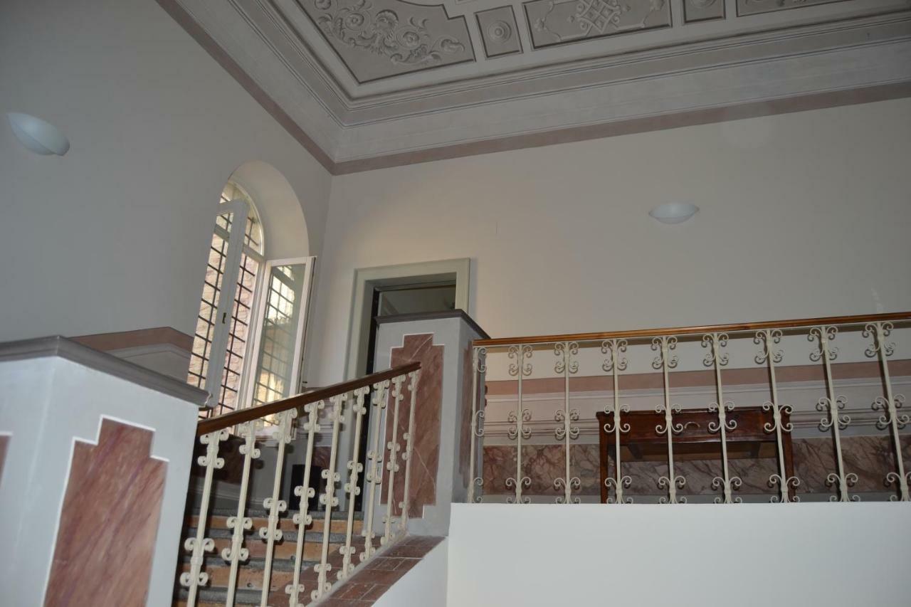 Palazzo Roberti Hotel Monte San Giusto Bagian luar foto