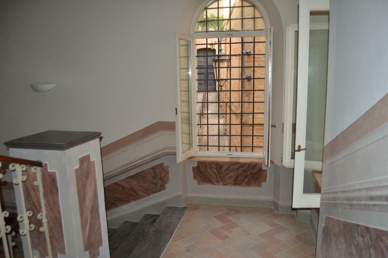 Palazzo Roberti Hotel Monte San Giusto Bagian luar foto