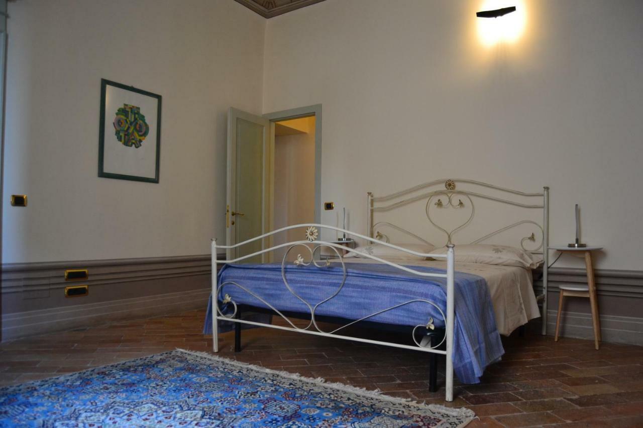 Palazzo Roberti Hotel Monte San Giusto Bagian luar foto