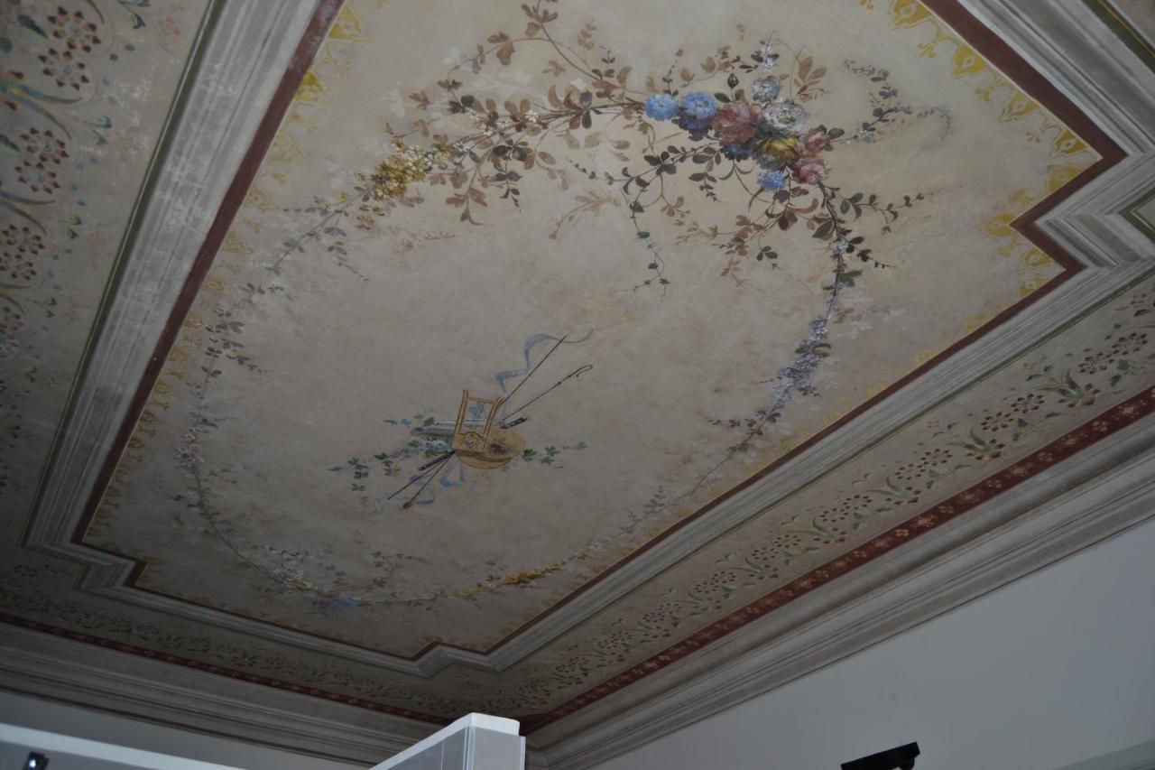 Palazzo Roberti Hotel Monte San Giusto Bagian luar foto